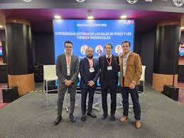 Imágenes de la charla sobre Experiencias exitosas de las salas de poker y  los torneos presenciales. Marcelo Silva Manci, Roberto Perea y Antonio  Macías Castañón comparten su visión y experiencias en el