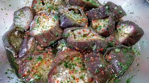 Insalata di farro con melanzane è un piatto salutare e fresco, che si prepara senza alcuna difficoltà, perfetto da gustare con l'arrivo della bella stagione. Insalata Di Melanzane Alla Menta Ricetta Siciliana Da Scoprire Siciliafan