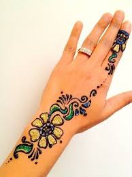 Simple Glitter Mehndi For Brides Bridal Glitter Mehndi Designs Mehndi Designs Momcanvas In 2020 Henna Tattoo Designs Glitter Henna Glitter Tattoo