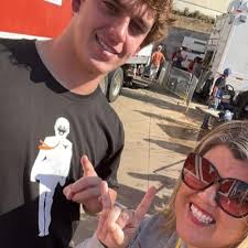 Amanda Snow (@snowsworld01)