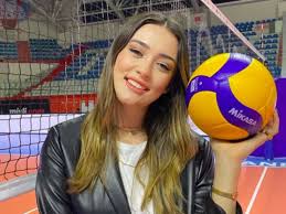 Zehra Günes Biography, Age, Wiki, Height, Salary, Net Worth, Parents,  Boyfriend, Nationality
