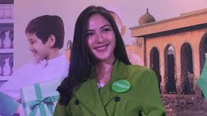 We don't have a biography for jessica mila. Ada Yang Aneh Dengan Kondisi Fisik Dan Warna Kulit Jessica Mila