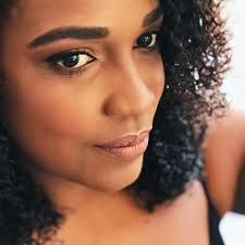 Thomas mora no México e acredita ter caído na rejeição da Rainha após  comentários sobre Harry na TV ---> https://gloss.bz/2KOFYEK #FamíliaReal