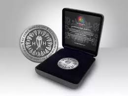 The coins in iphone will flip just like real coins flipping in the air. The Coin Used In Cricket Toss Is Made Of Which Metal What Is Written In It Quora