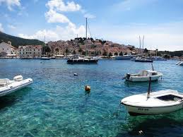 There are multiple options for getting to hvar island, depending on which city you are leaving from. Hvar Luksusoya Kroatia