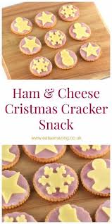Easy Christmas Themed Snack These Make A Great Quick And Fun Snack For Kids Or Cute Christmas Party Christmas Snacks Fun Snacks For Kids Christmas Party Food