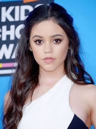 Anfangs vor allem als theaterschauspielerin und in. Jenna Ortega Grosse Gewicht Masse Alter Biographie Wiki