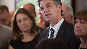 Hotel owner Graves announces run for Congress