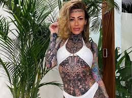At times, it is just the torso and hands that are. Britain S Most Tattooed Woman Women Are Afraid To See 30 Lakh Rupees Tattooed On Their Body After Falling Into A Craze Most People Are Afraid To See Her Bcfocus