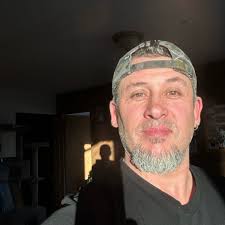 What should the idle speed be for a 2010 campion boat with 4.3 v6 carb?