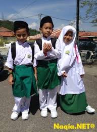 Besoknya aku pergi sekolah seperti biasa, dan agak berharap juga kalo pembantu aku tu bener2 cakep. Murid Sekolah Rendah Kena Belajar Agama Sampai Lebih Waktu Lepas Jqaf Ada Kafa Pula Soscili
