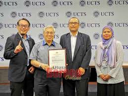 Jabatan pembangunan kemahiran, abbreviated jpk, is also known as the department of skills development in english. Jabatan Pembangunan Kemahiran Iktiraf Ucts Sebagai Pusat Akreditasi Utusan Borneo Online