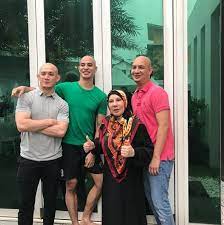 Perkara itu diakui sendiri anak bongsu kak ton, harris annuar yang terpilih antara 20 finalis hero remaja 2017. Anak Dedah Rahsia Kak Ton Mak Tak Tinggal Solat Sunat Walau Bisnes Maju Nona