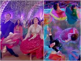 Watch Akshay Kumar Dons A Laal Ghaghra With Kareena Kapoor Khan In The Quirky Song From Good Newwz Teaser Out Now The song portrays the emotional turmoil of two central couples in the film who wish to have their own. akshay kumar dons a laal ghaghra