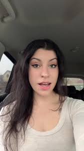 Kendall Ash's Instagram, Twitter & Facebook