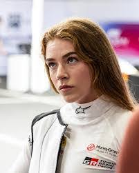 Courtney Crone's Instagram, Twitter & Facebook