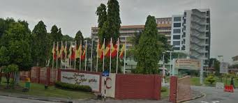 8,153 km2 stretches 170 km from east to west and 180 km from north to south at its longest points. Hospital Canteen In Klang Temporarily Shut Down After A Rat Video Went Viral