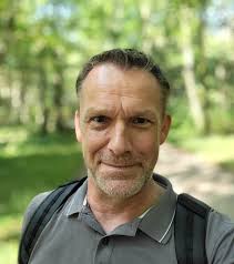 Ich bin aus der schweiz.ich sehe immer nur nette Menschen aus deutschland