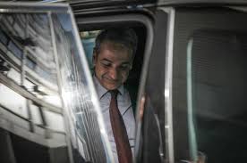 Στο πλευρό του πρωταθλητή του τένις, στέφανου τσιτσιπά, βρέθηκαν το μεσημέρι του σαββάτου, στο λονδίνο ο κυριάκος μητσοτάκης μετά της συζύγου του μαρέβα. Tsitsipas Mhtsotakhs Me Th Mareba Sto Londino Ton Eidan Apo Konta Vid Alphafreepress Gr