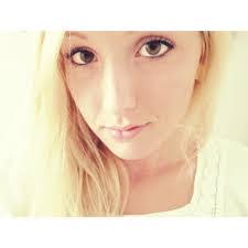 Amanda Kindred's Instagram, Twitter & Facebook