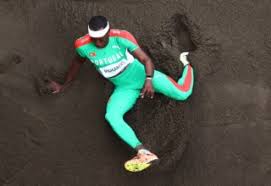 Salto em altura é uma modalidade olímpica de atletismo, onde os atletas procuram superar uma barra horizontal colocada a uma determinada altura.a modalidade também integra o programa do decatlo e do heptatlo. 9jdd0ffvwaa Qm