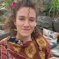 דום מחפש דייר.ת! אם אתם חולמים על מגורים בחווה אקולוגית שקטה ומחוברת לטבע,  זו ההזדמנות שלכם. על החווה: החווה ממוקמת ליד יבנאל, משתרעת על שטח של 3.5  דונם ומציעה מרחב שופע עצים,