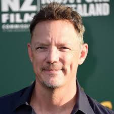 Matthew Lillard has revealed that he has signed a three-picture deal with  Universal and Blumhouse for "Five Nights At Freddy's".