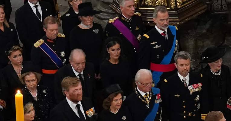 Los reyes Felipe y Letizia, el rey Juan Carlos y la reina Sofía, juntos,  protagonizan la imagen más buscada