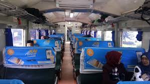 Longsor tersebut pertama kali diketahui pihak pt kai daop 1 jakarta melalui laporan warga setempat pada pukul 20.30 wib. Naik Kereta Api Bogor Sukabumi Itu Seru Banget Lho Travelounge Indonesia