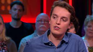 Medewerkers en vrijwilligers van stichting hulptroepen alliantie vinden dat sywert van lienden en zijn kompanen de mondkapjeswinst terug moet storten. Sywert Van Lienden Van Graag Geziene Deskundige Tot Mondkapjesparia Sterren Op Tv