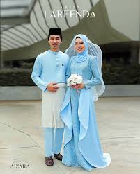 Hal ini disebabkan warna royal blue kelihatan menarik dengan tema morden ini. Set Couple Dress Lareenda Baby Blue Aizara