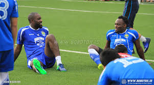 Alasan sebenarnya omid nazari hengkang dari persib bandung. Bobotoh Id Guthrie Embung Membogaan Nasib Seperti Cole