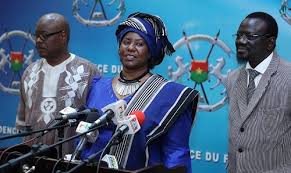 Rangkum film jepang kali ini berjudul secret in bed with my boss yang rilis tahun 2020, alur cerita film secret in bed with my boss menceritakan tentang kisah seorang istri bos. My Stupid Boss Streaming Layarkaca21