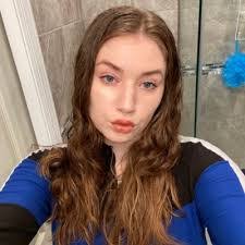 Katie Dee's Instagram, Twitter & Facebook