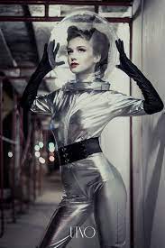 Fixingphotos Com On Twitter In 2020 Sci Fi Fashion Space Girl Space Suit