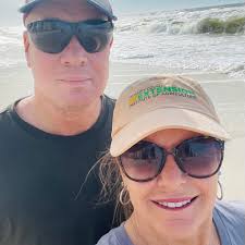 Used Skilsaw commercial metal miter saw. 10" blade. 3 hp. Good condition.