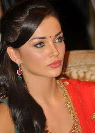 30 Best Hairstyles For Big Foreheads Herinterest Com Big Forehead Cool Hairstyles Hair Styles