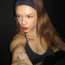 Denise Frances's Instagram, Twitter & Facebook