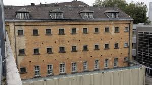 Postbank, legally named eurobank bulgaria ad, is the fifth biggest bank in bulgaria in terms of assets, having a broad branch network across the country and a considerable client base of individuals, companies and institutions. Christian Calderone Wird Justizzentrum In Osnabruck Auf Die Lange Bank Geschoben