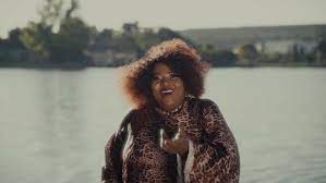 Winnie Khumalo - Loluthando (Official Music Video) - YouTube