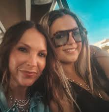 L E I G H ✨B E A C H (@_leighbeach_) • Instagram photos and videos