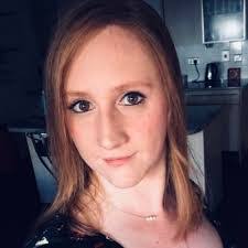 Laura Crump's Instagram, Twitter & Facebook