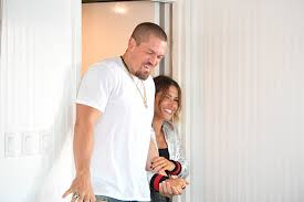 Steve howey s former wife, sarah shahi, is a star in her own right as an actress in several shows. Sarah Shahi Reveals An Unexpected Detail About Her Sex Life With Steve Howey