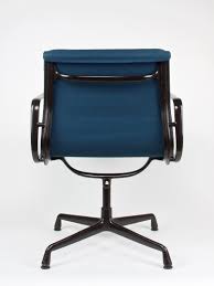 Dining chairs don't just have to look good, but should feel good, too. Charles Ray Eames Black Aluminum Soft Pad Dining Room Chair Model Ea 208 Executed By Vitra Herman Miller Design 1969 Charles Ray Eames Artlistings