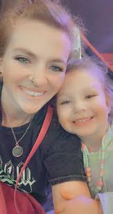 Balance is 𝐛𝐮𝐥𝐥𝐬𝐡𝐢𝐭.⁣ ⁣ I said this a few weeks back, and I meant  it. So much so that we decided to make it ours💁🏼‍♀️. And put it