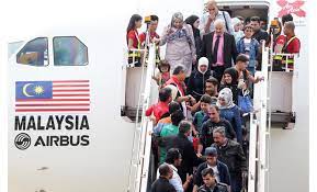 Malaysia to accept 3,000 syrian refugees. Malaysia Accepts 68 Syrian Refugees Arab News
