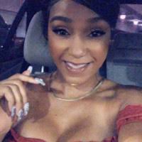 50+ perfiles de «Adrienne Tucker»