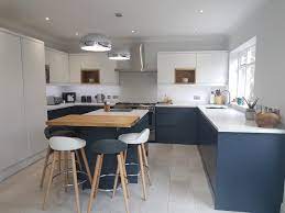 The scandi trend is influenced by natural materials often found in the scandinavian region, with muted palettes and tactile design creating a cosy look. Scandi Kitchen Hugge Style Skandinavisch Kuche Hertfordshire Von Sai Interiors Houzz