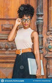 Young African American College Student With Afro Hairstyle Afro Hairstyles African American College Hairstyles