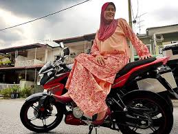 Muslim biker indonesia adalah komunitas bikers yang bertujuan meningkatkan ilmu agama, keimanan, ibadah dan amal sholeh untuk para bikers pada umumnya. First Muslim Woman To Ride Around World Motorbike Writer